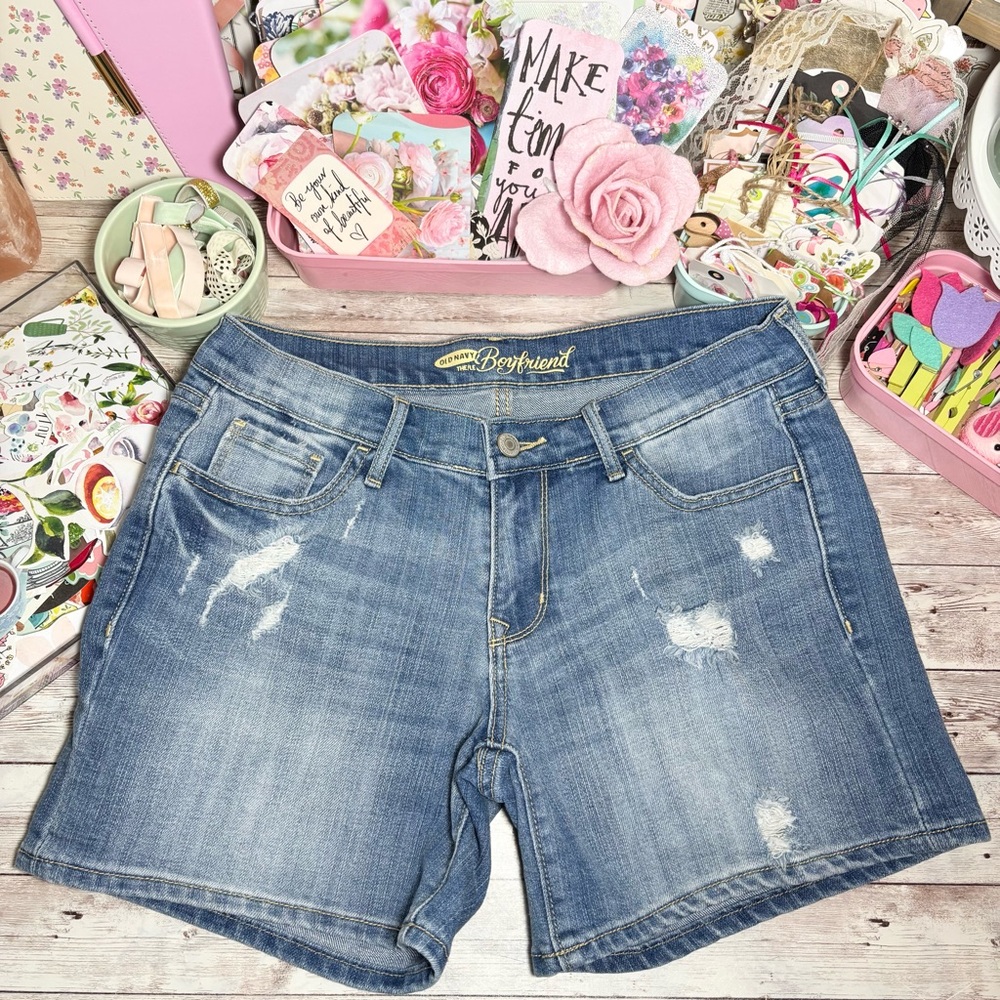 Old Navy The/Le Boyfriend Denim Distressed Blue Jean Shorts Women’s Sz.4 Spring